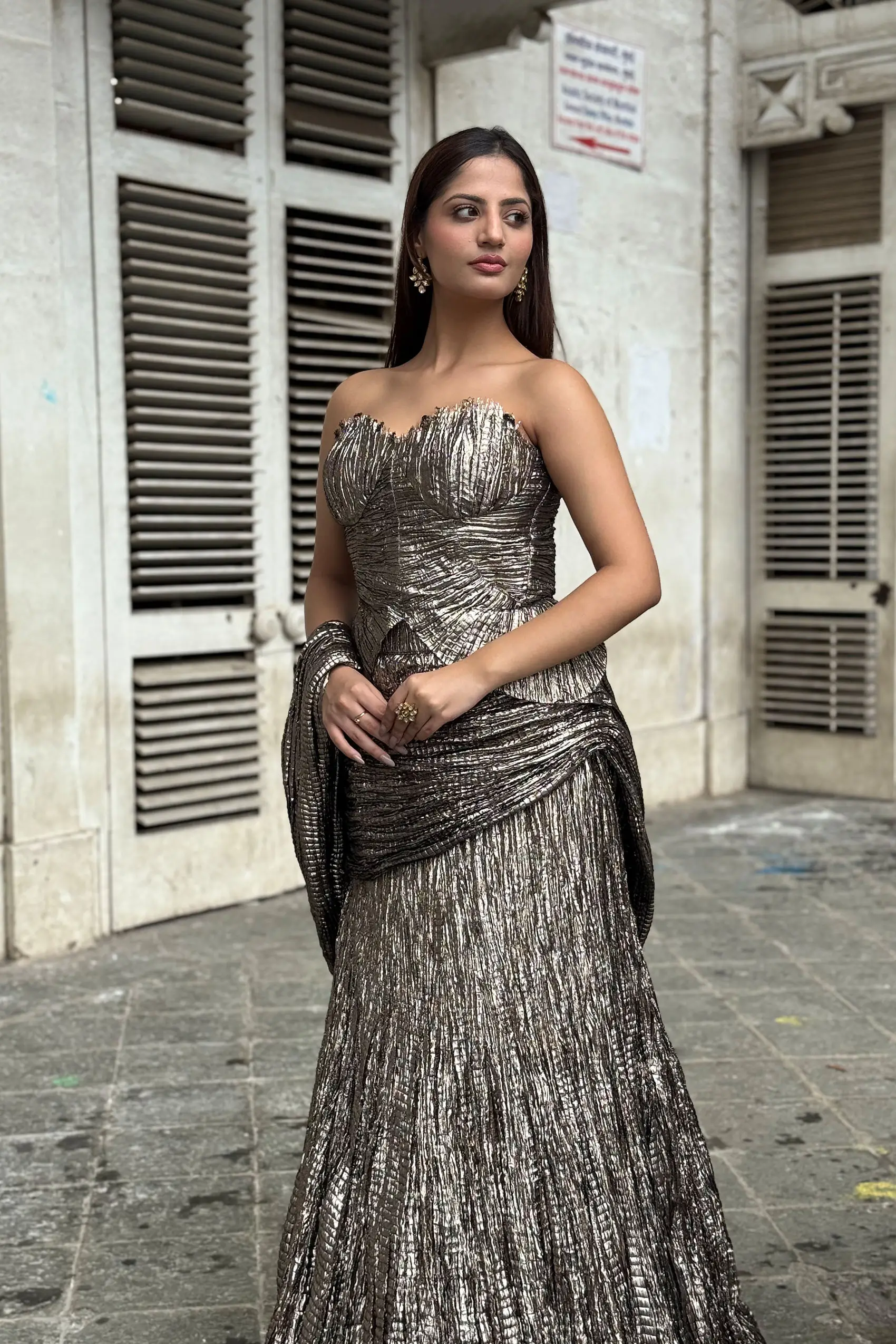 Gunmetal Corset Drape Saree set - Image 2